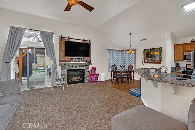 Detail Gallery Image 16 of 47 For 2200 Hanson Ave, Clovis,  CA 93611 - 3 Beds | 2 Baths