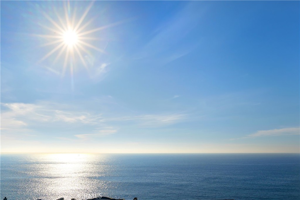 https://media.crmls.org/medias/8b1004aa-738a-431c-8911-0c808ed5fd03.jpg?preset=X-Large