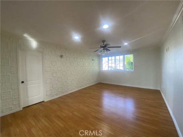 Detail Gallery Image 13 of 31 For 19608 Runnymede St, Reseda,  CA 91335 - 4 Beds | 3/1 Baths