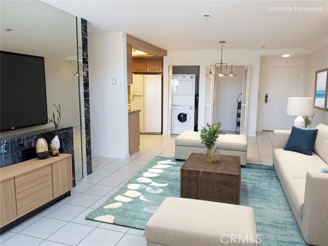 625 Esplanade, Redondo Beach CA: https://media.crmls.org/medias/8b1085b2-411e-4e1a-8b11-dae2bcdc07f2.jpg