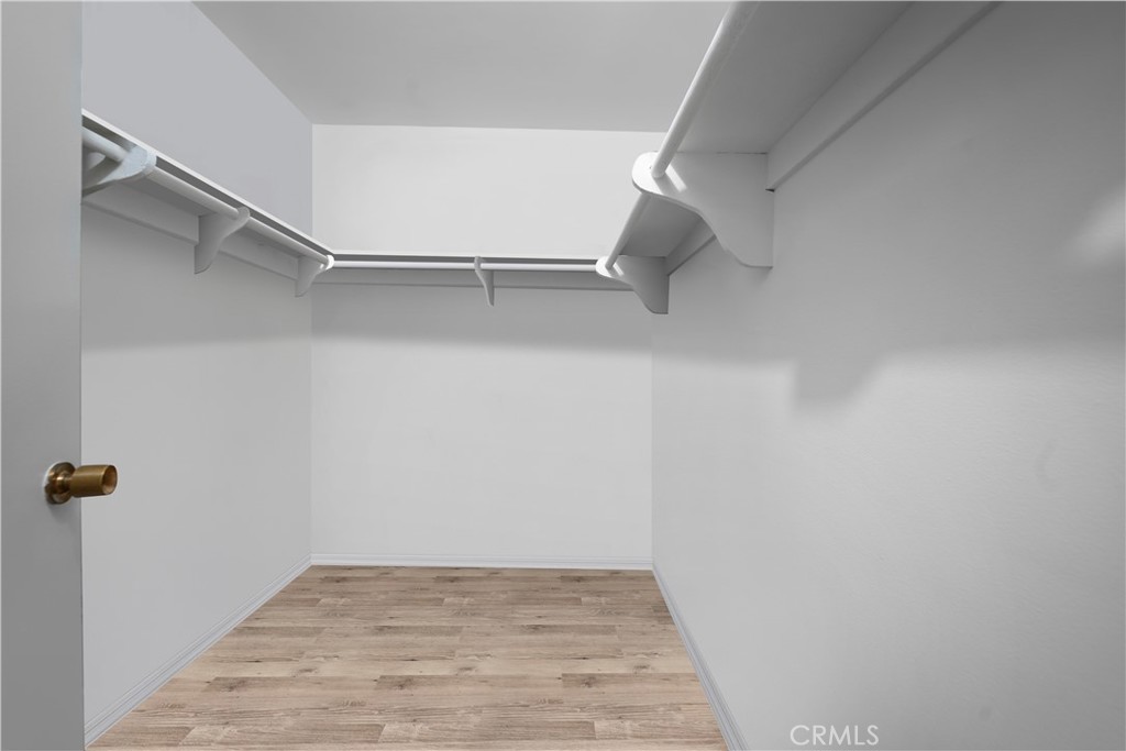 https://media.crmls.org/medias/8b10a303-59a5-4a54-814f-c5bd51f55dcf.jpg?preset=X-Large