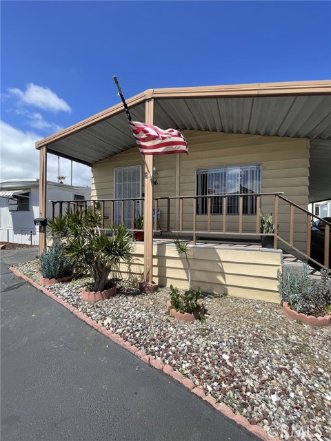 Detail Gallery Image 3 of 23 For 12550 Carson St #96,  Hawaiian Gardens,  CA 90716 - 2 Beds | 2 Baths