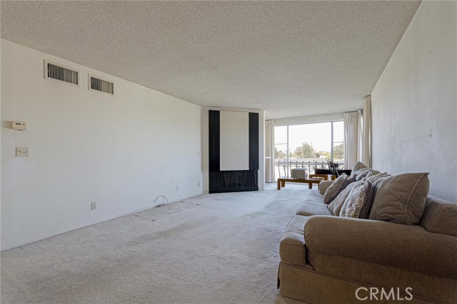 Detail Gallery Image 31 of 48 For 12830 Burbank Blvd. #310,  Valley Village,  CA 91607 - 2 Beds | 2 Baths