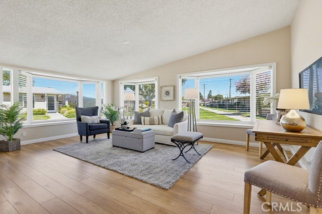 Detail Gallery Image 5 of 26 For 13580 Cedar Crest Ln 110l,  Seal Beach,  CA 90740 - 2 Beds | 1/1 Baths