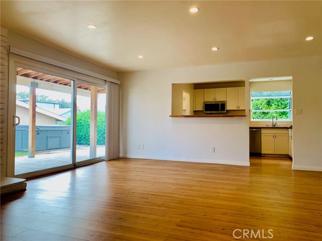 Detail Gallery Image 2 of 8 For 17172 Rinaldi St, Granada Hills,  CA 91344 - 4 Beds | 2 Baths