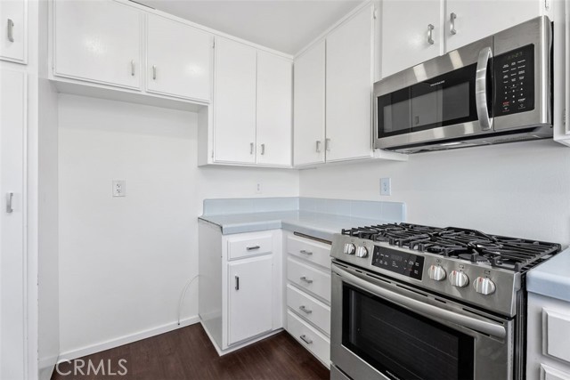 Detail Gallery Image 13 of 35 For 428 W 1st St, Tustin,  CA 92780 - 2 Beds | 2/1 Baths