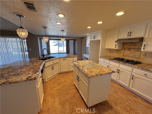 Detail Gallery Image 6 of 32 For 28180 Cochise Ave, Barstow,  CA 92311 - 3 Beds | 2 Baths