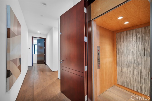 332 Avenue E, Redondo Beach, California 90277, 5 Bedrooms Bedrooms, ,6 BathroomsBathrooms,Residential,For Sale,Avenue E,SB26070979