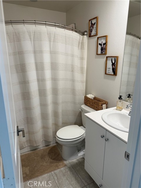 Detail Gallery Image 6 of 21 For 5644 Altamura Way, Fontana,  CA 92336 - 5 Beds | 3 Baths