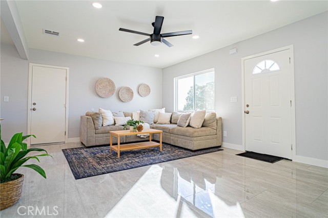 Detail Gallery Image 7 of 35 For 5509 Bonnie St, San Bernardino,  CA 92404 - 4 Beds | 2 Baths