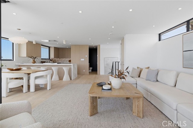 lLiving room to Kitchen