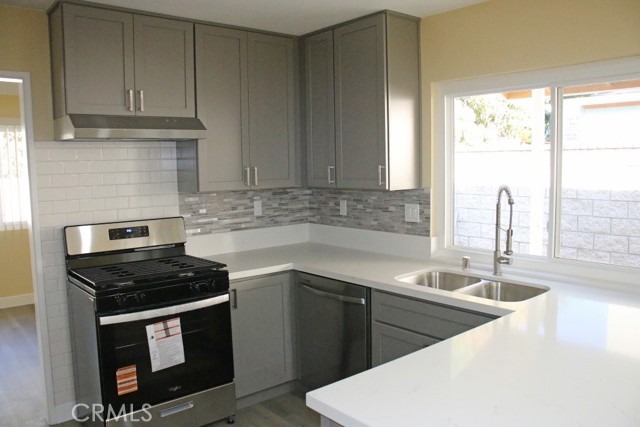 Detail Gallery Image 3 of 24 For 2538 Alona, Santa Ana,  CA 92706 - 3 Beds | 2 Baths