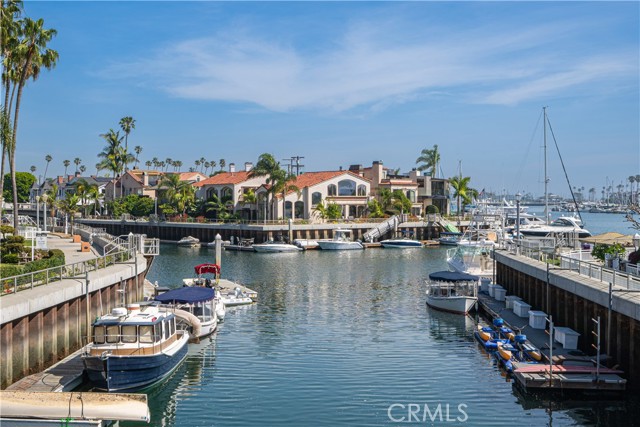 Detail Gallery Image 2 of 75 For 221 Rivo Alto Canal, Long Beach,  CA 90803 - 4 Beds | 5 Baths