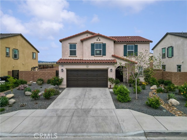 Detail Gallery Image 2 of 34 For 13857 Raven St, Victorville,  CA 92392 - 4 Beds | 2/1 Baths
