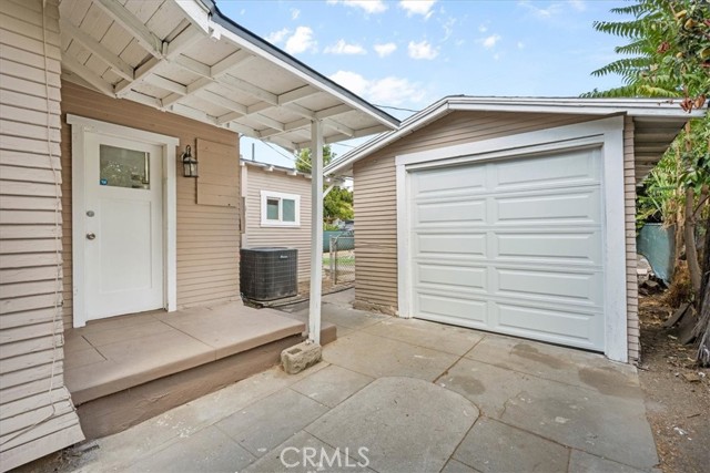 464 W 14th Street, San Bernardino CA: https://media.crmls.org/medias/8b190997-77b0-4349-ae49-8c742f5b373c.jpg