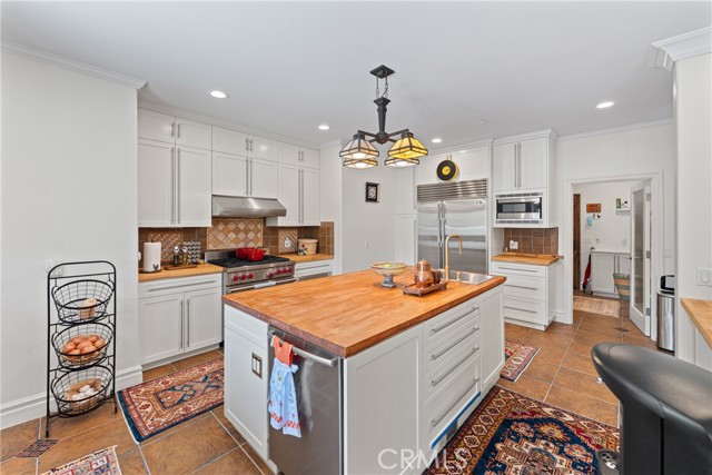 1377 Knoll Road, Redlands CA: https://media.crmls.org/medias/8b1a0afa-2fd0-496a-92b1-6b44959dfe20.jpg