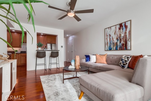 Detail Gallery Image 5 of 35 For 1140 Pacific Ave #30,  Long Beach,  CA 90813 - 2 Beds | 2 Baths