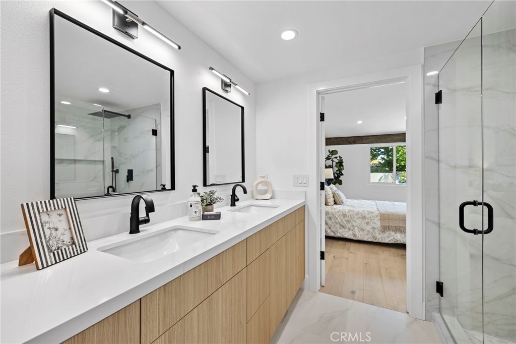 MLS #OC25221146 image #12