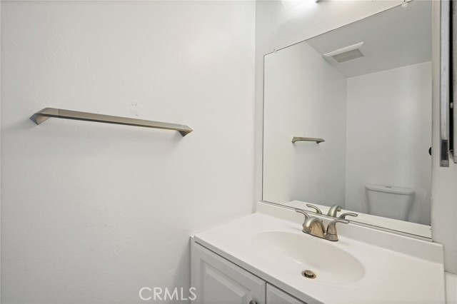 19211 Haynes Street, Reseda CA: https://media.crmls.org/medias/8b1bb0f8-b36d-4d9a-8012-e4bfb45840d5.jpg