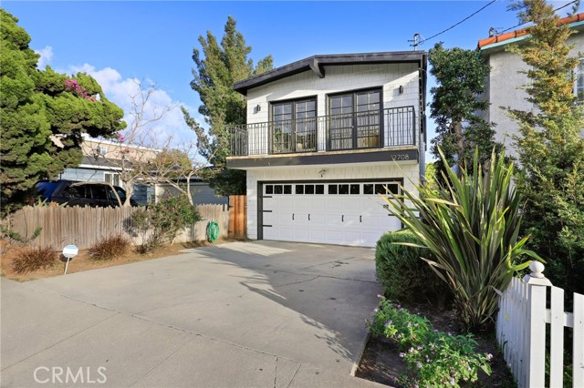 2708 Ardmore Avenue, Manhattan Beach, California 90266, 3 Bedrooms Bedrooms, ,1 BathroomBathrooms,Residential,Sold,Ardmore,SB22030009