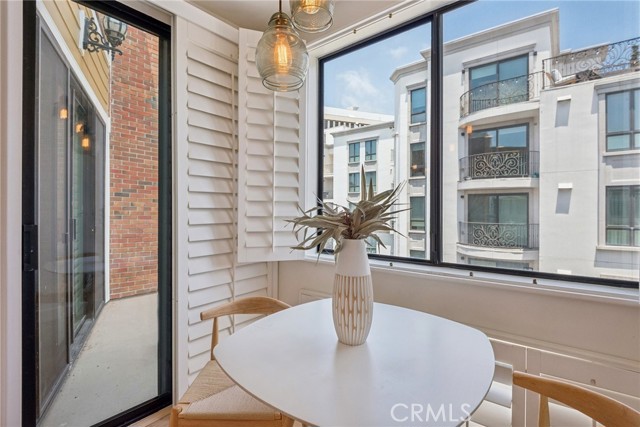 Detail Gallery Image 11 of 25 For 750 S Bundy Dr #304,  Los Angeles,  CA 90049 - 2 Beds | 2/1 Baths