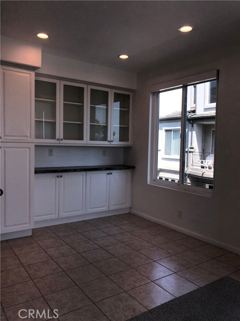 Detail Gallery Image 22 of 53 For 6267 Surfpoint Cir, Huntington Beach,  CA 92648 - 3 Beds | 2/1 Baths
