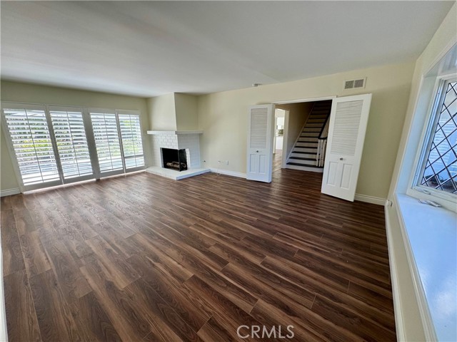 Detail Gallery Image 7 of 21 For 23310 Mariano St, Woodland Hills,  CA 91367 - 4 Beds | 3/1 Baths