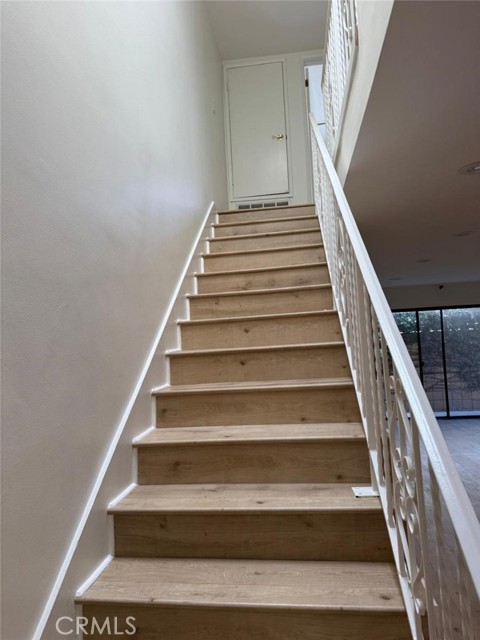 Detail Gallery Image 3 of 13 For 908 21st, Santa Monica,  CA 90403 - 2 Beds | 3 Baths