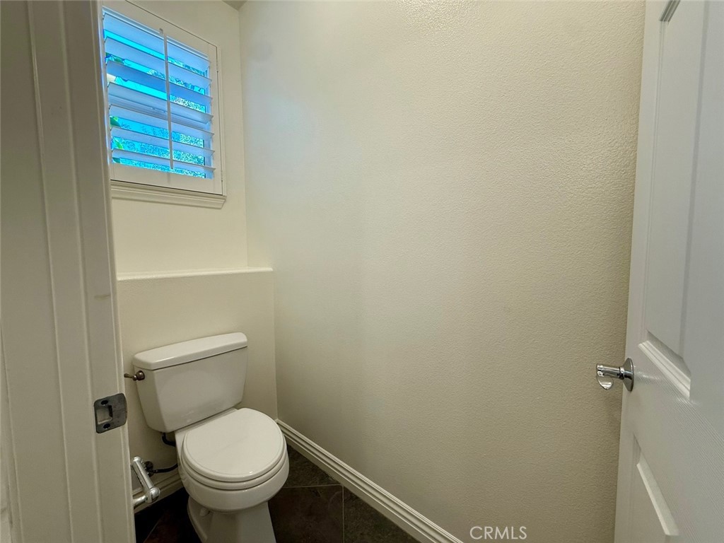 https://media.crmls.org/medias/8b1e79c5-8478-4cca-801a-6ae0378ae926.jpg?preset=X-Large