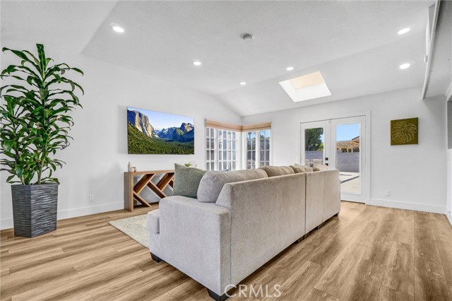 Detail Gallery Image 13 of 30 For 1501 Shenandoah St, Placentia,  CA 92870 - 5 Beds | 2/1 Baths