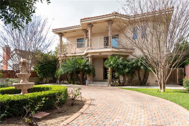 Detail Gallery Image 3 of 55 For 1137 N Banning Bld, Wilmington,  CA 90744 - 4 Beds | 5 Baths