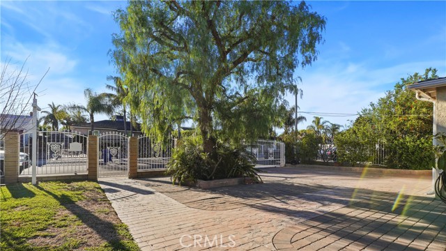 Detail Gallery Image 5 of 39 For 8838 Murietta, Panorama City,  CA 91402 - 3 Beds | 2 Baths