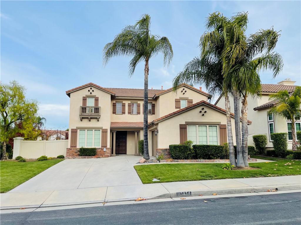 Detail Gallery Image 2 of 64 For 45434 Callesito Altar, Temecula,  CA 92592 - 5 Beds | 2/1 Baths