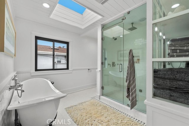 1012 10th Street, Manhattan Beach CA: https://media.crmls.org/medias/8b204094-dd05-4679-8cb5-f2f135d32937.jpg
