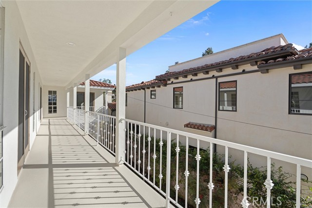 646 Avenue B photo 33