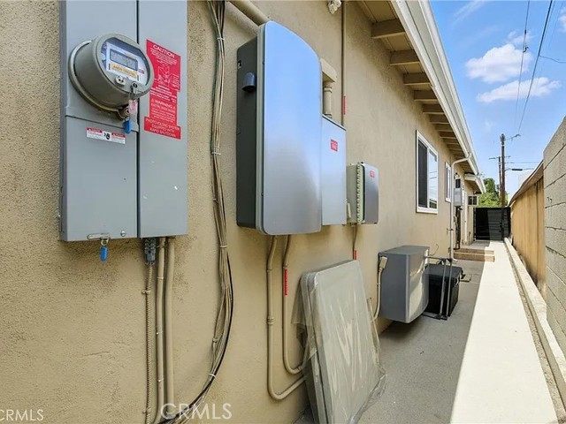 Detail Gallery Image 25 of 29 For 12516 Archwood St, North Hollywood,  CA 91606 - 3 Beds | 3 Baths