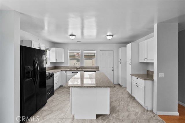 Detail Gallery Image 13 of 39 For 1904 Armacost Ave, Los Angeles,  CA 90025 - 3 Beds | 2 Baths