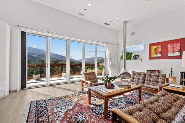 Detail Gallery Image 17 of 66 For 5482 Easter Dr, Wrightwood,  CA 92397 - 4 Beds | 2/1 Baths