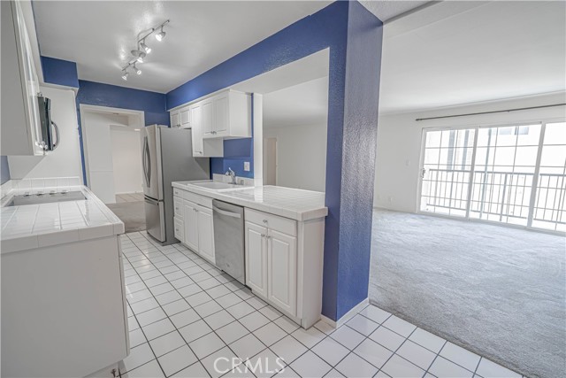 Detail Gallery Image 10 of 31 For 5050 Coldwater Canyon Ave #306,  Sherman Oaks,  CA 91423 - 2 Beds | 2 Baths