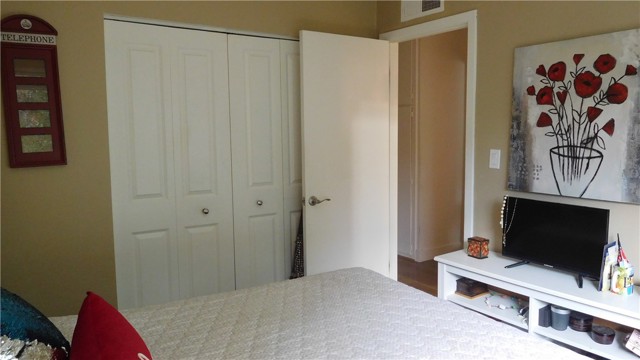 Detail Gallery Image 11 of 45 For 22030 Calvert St #3,  Woodland Hills,  CA 91367 - 2 Beds | 1 Baths