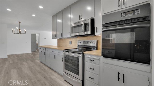 Image 13 of 28 For 2060 Loyola Way