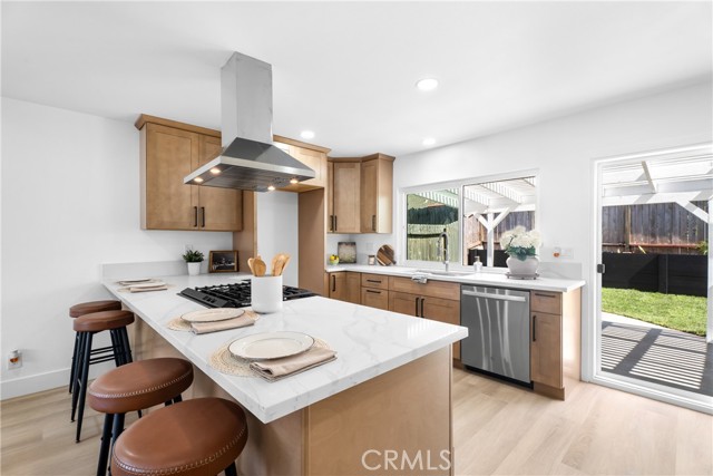 14612 Highcrest Circle, Irvine CA: https://media.crmls.org/medias/8b2139c0-2795-4794-971e-6379dd2c716f.jpg