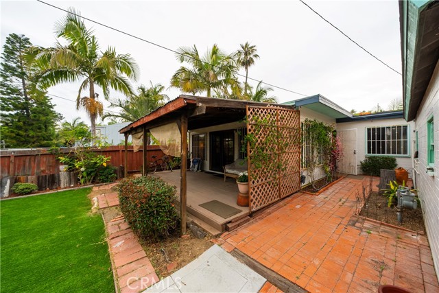 2324 Manchester Avenue, Cardiff by the Sea CA: https://media.crmls.org/medias/8b21452d-fc02-471f-8ba2-4209245ba0f5.jpg