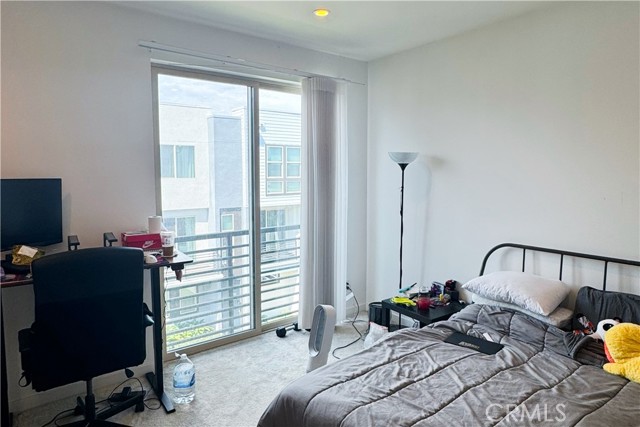 321 Placemark, Irvine CA: https://media.crmls.org/medias/8b2190e4-0a46-4404-9353-f316f8cc6c7d.jpg