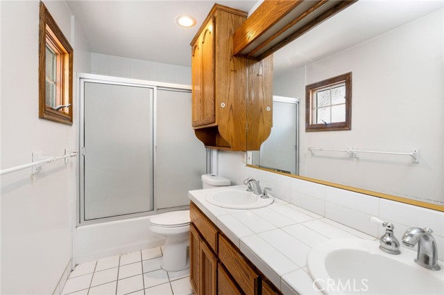 232 29th Street, Manhattan Beach CA: https://media.crmls.org/medias/8b2233b2-dd7d-45ac-bb1d-2799700ebdfd.jpg