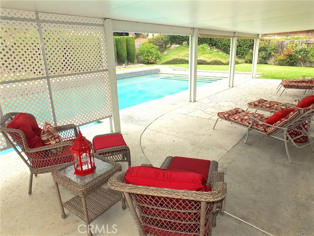 An entertainers delight. This yards has a wonderful pool while leaving amble space to entertain An entertainers delight. This yards has a wonderful pool while leaving amble space to entertain