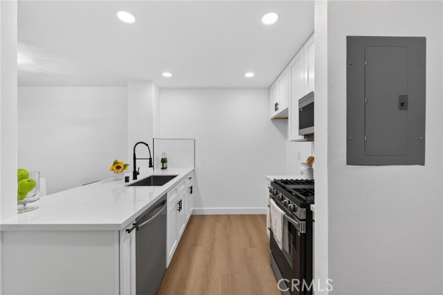 Detail Gallery Image 5 of 34 For 14004 Edgewater Dr, Norwalk,  CA 90650 - 2 Beds | 1 Baths