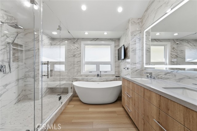 Detail Gallery Image 19 of 48 For 19510 Merridy, Northridge,  CA 91324 - 6 Beds | 6/1 Baths