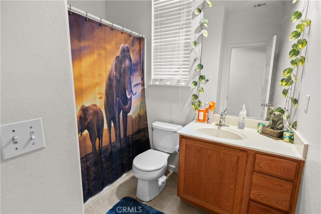 https://media.crmls.org/medias/8b239b3d-2d88-48f0-90b1-3d3065aaab0b.jpg?preset=X-Large