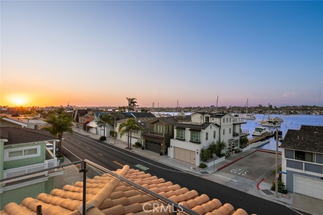 1201 E Balboa Boulevard, Newport Beach CA: https://media.crmls.org/medias/8b23fce1-e90c-41d8-8d7c-ef1122e93621.jpg